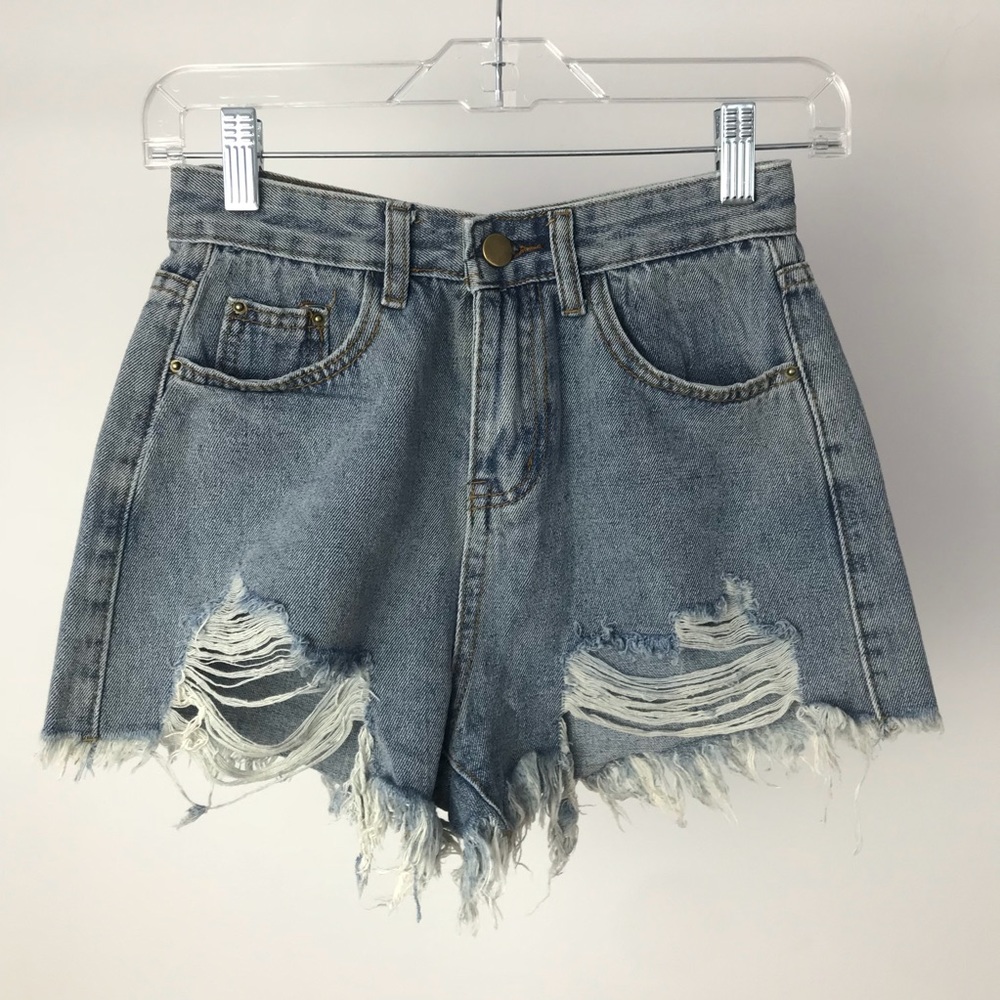 Vintage Distressed Jean Shorts 🌟